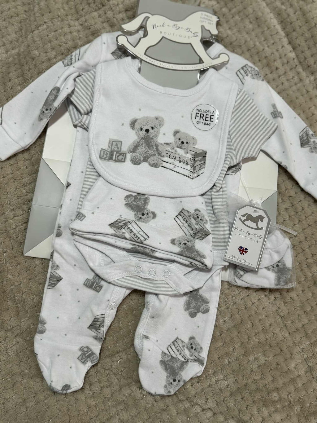 Unisex 5 Piece White Teddybear Set & Giftbag