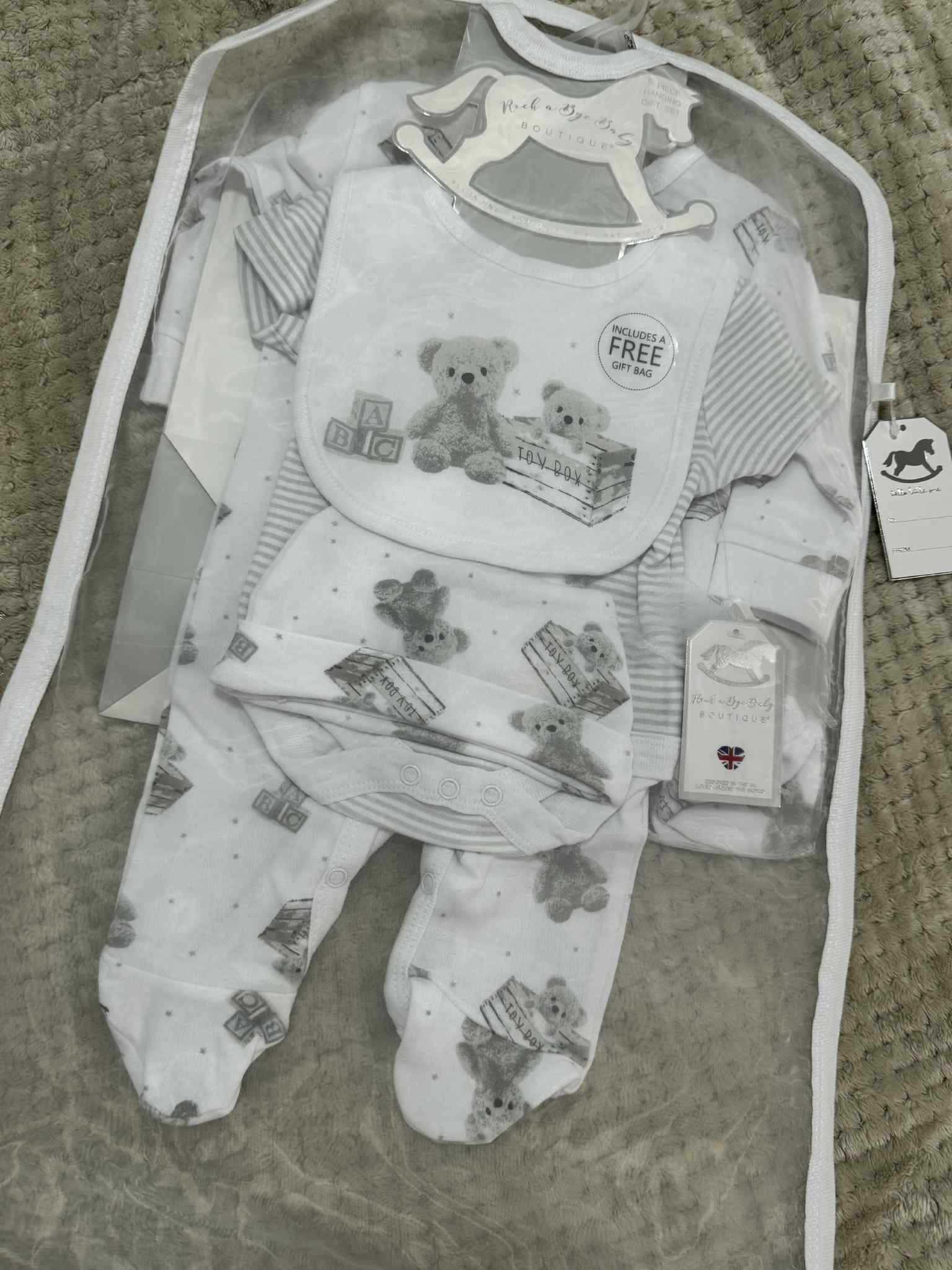 Unisex 5 Piece White Teddybear Set & Giftbag