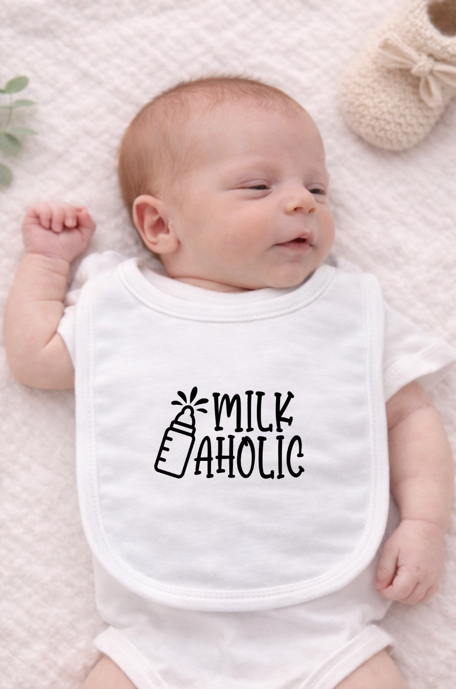 Funny baby bib featuring the phrase “Milk Aholic” for newborns.