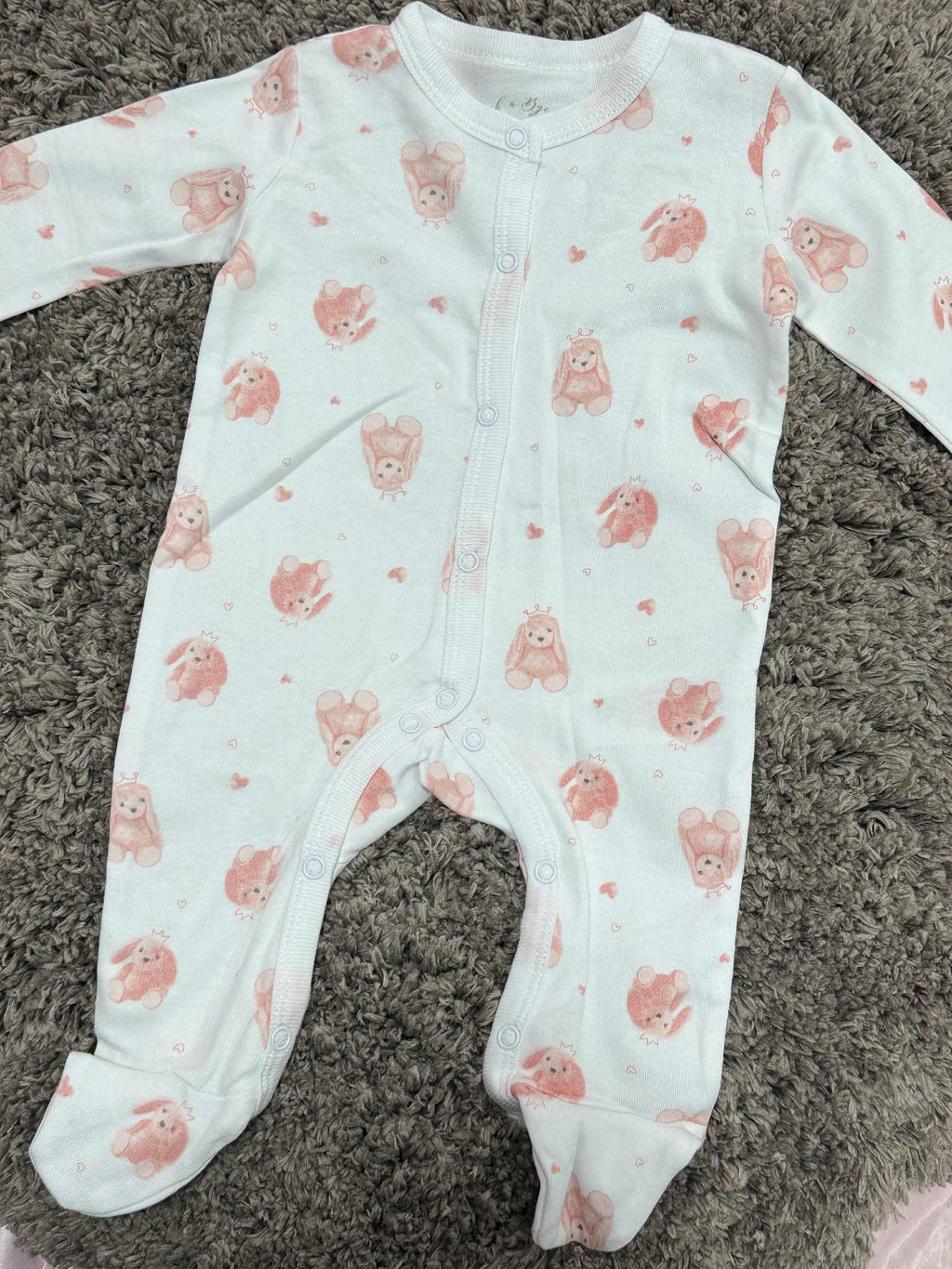 Adorable Baby Girls 5 Piece Layette gift set in Pink &amp; White with bunny prints. Set consists of sleepsuit, bodysuit, hat, bib and mittens and Giftbag. Made of 100% Cotton.