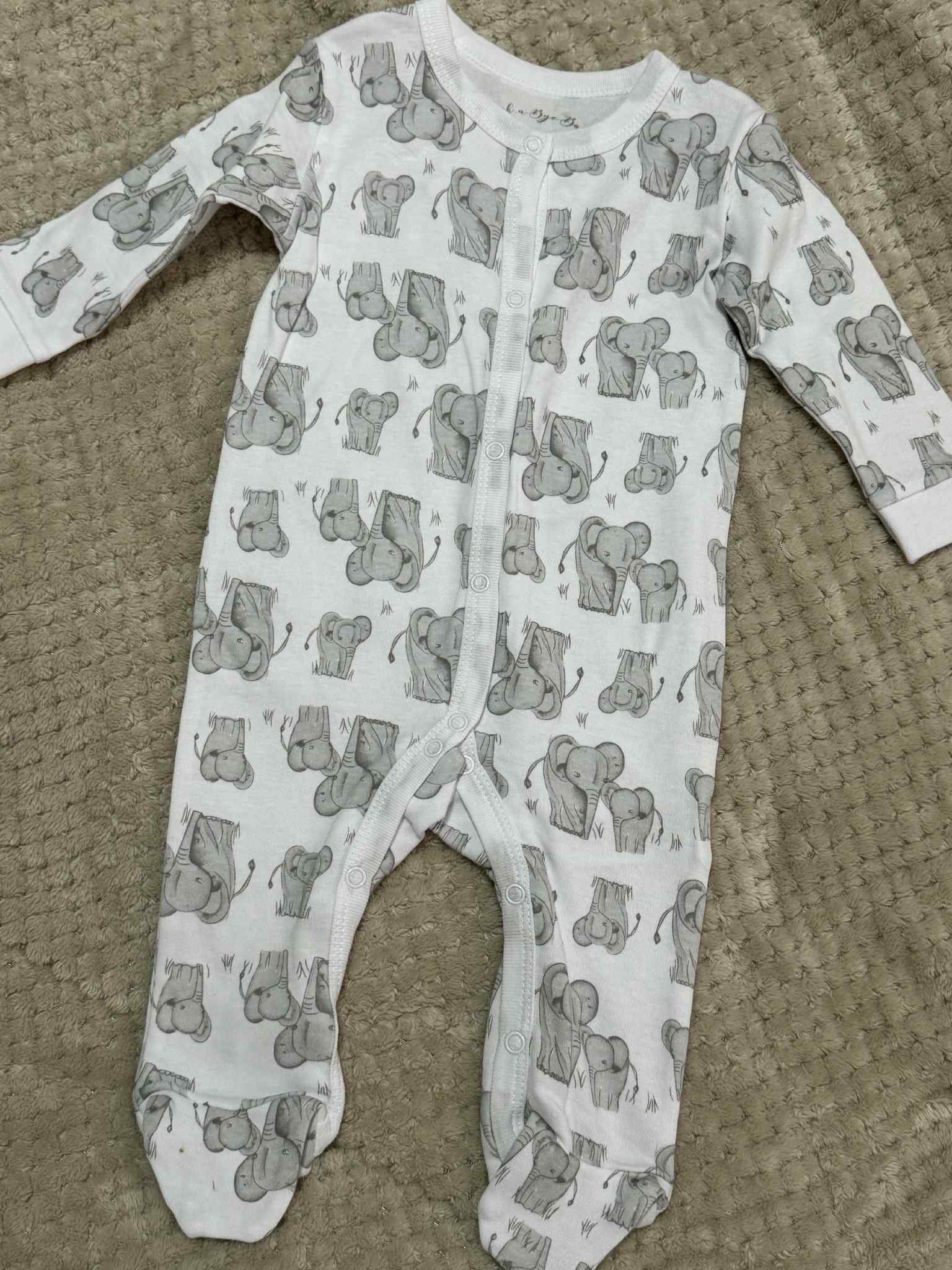 Unisex 5 Piece White Elephant Set & Giftbag