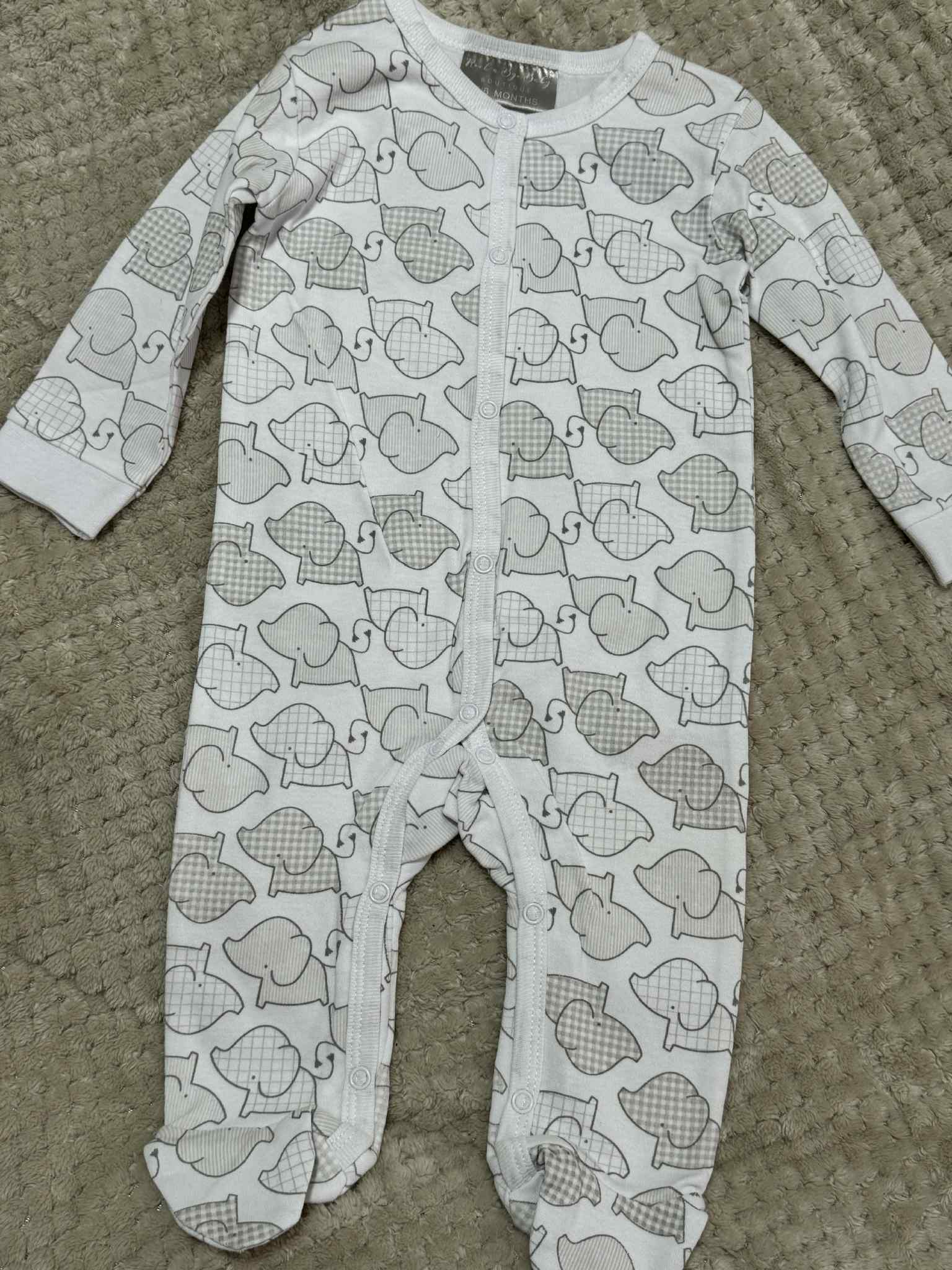 Unisex 5 Piece White Elephant Set & Giftbag (Copy)