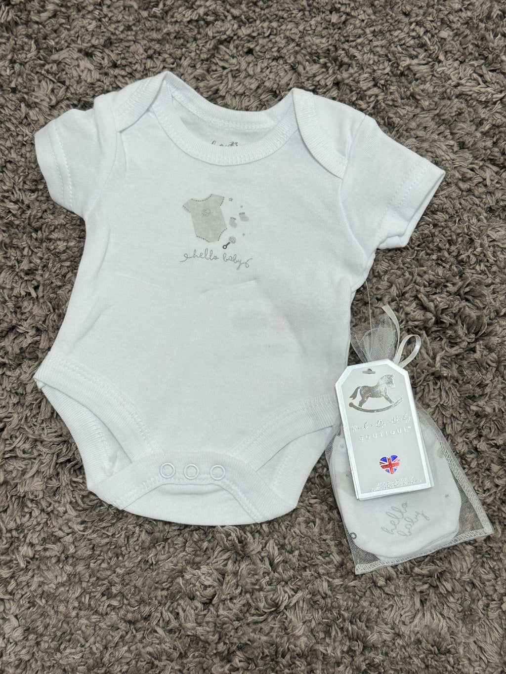 Unisex 5 Piece White 'Hello Baby' Set & Giftbag