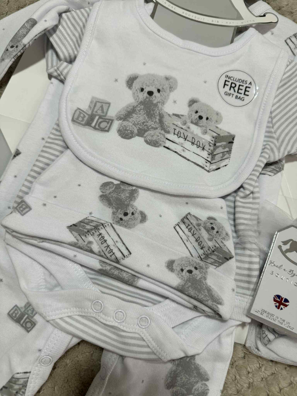 Unisex 5 Piece White Teddybear Set & Giftbag